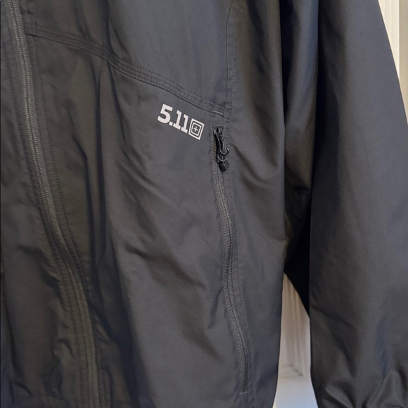Men’s size Large 5.11 Tactical wind breaker light weight tactical jacket. - Picture 2 of 5